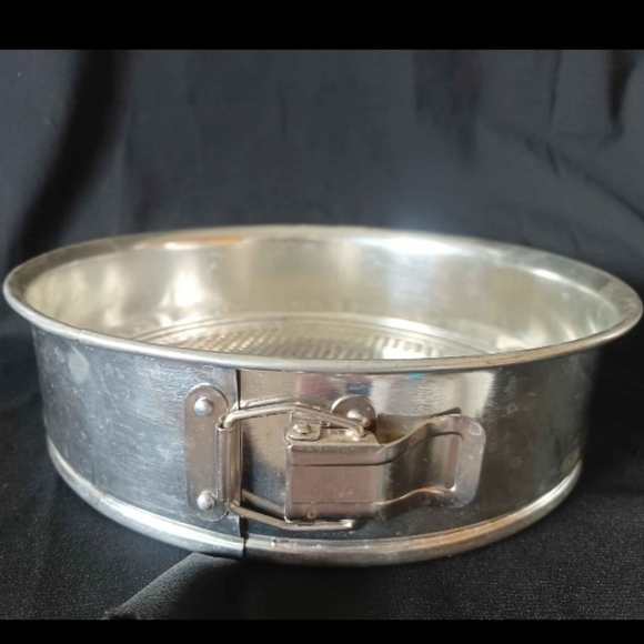 Pampered Chef Spring Form Pan Set - Picture 3 of 8